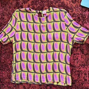 French Top key hole back short sleeve